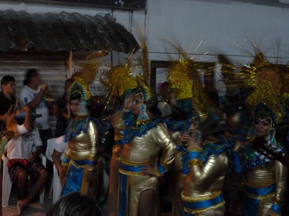 Bloco de carnaval nas ruas de Holbox, a pequena ilha ao norte do yucatán, no México